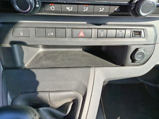 Opel Vivaro 2021 - 300€/MES ¡SIN PAGAR ENTRADA