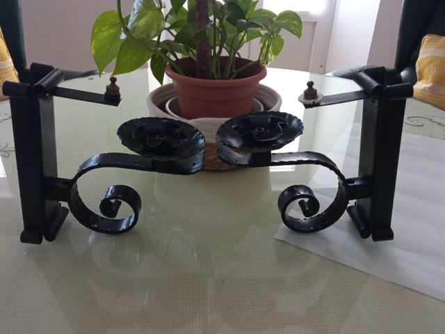 Apliques de forja negros.