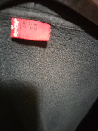 Sudadera Levi's con cremallera y capucha