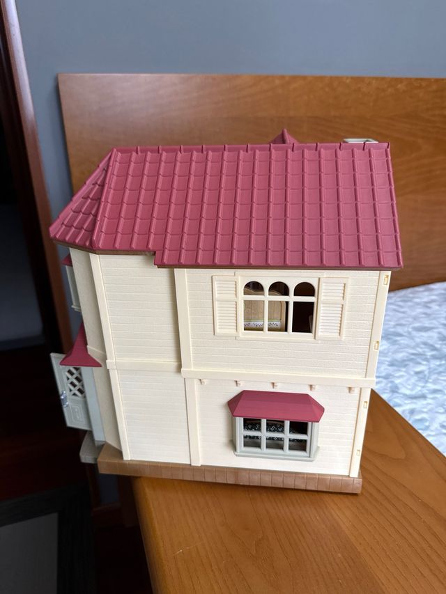 Casita Sylvanian Families totalmente decorada.