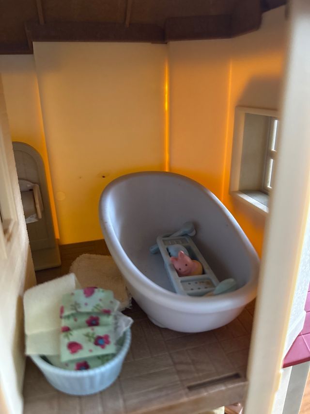 Casita Sylvanian Families totalmente decorada.