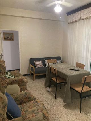 Piso en alquiler en El Juncal - Av. de la Paz en Sevilla