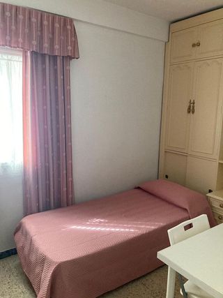 Piso en alquiler en El Juncal - Av. de la Paz en Sevilla