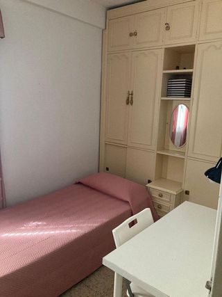 Piso en alquiler en El Juncal - Av. de la Paz en Sevilla