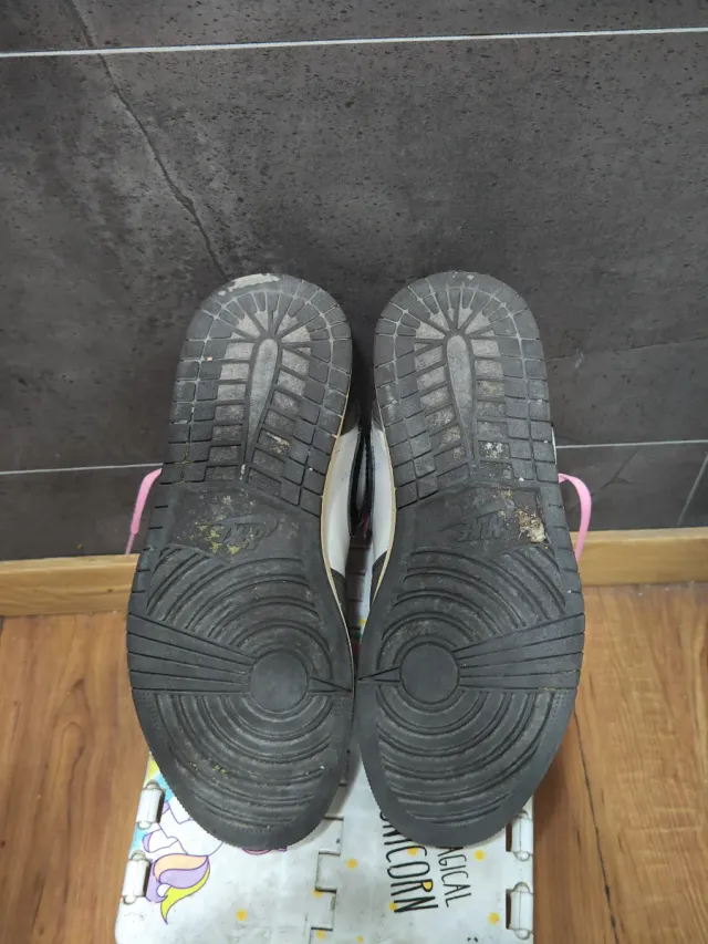 Jordan 1 Marrón, Rosa, Blanco