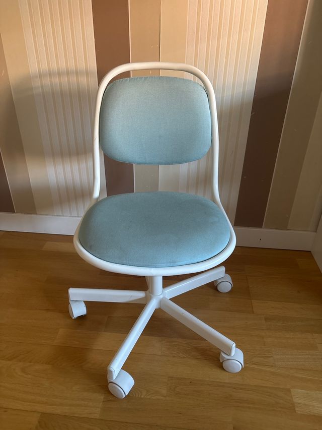 Silla infantil giratoria azul