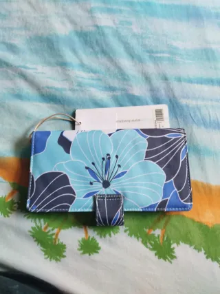 Monedero Banana Moon floral azul y blanco