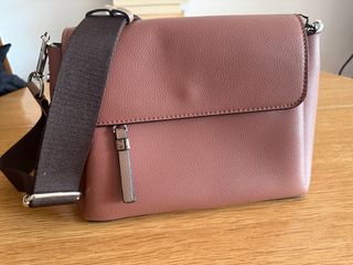 Bolso rosa bandolera