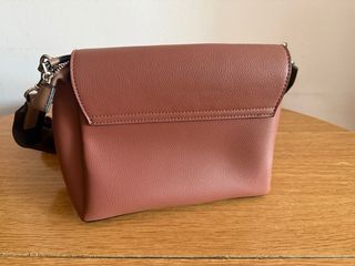 Bolso rosa bandolera