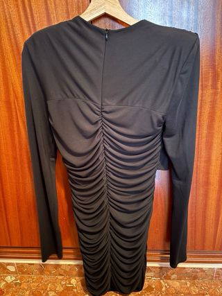 Vestido Zara negro drapeado talla S