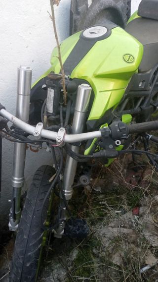 Moto Benelli 125 BN Verde