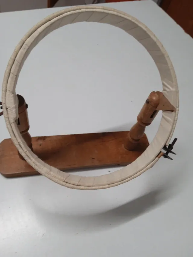 Bastidor de bordar de madera