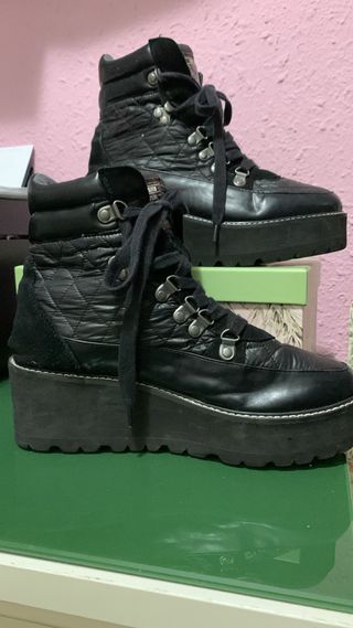 Botas negras con plataforma