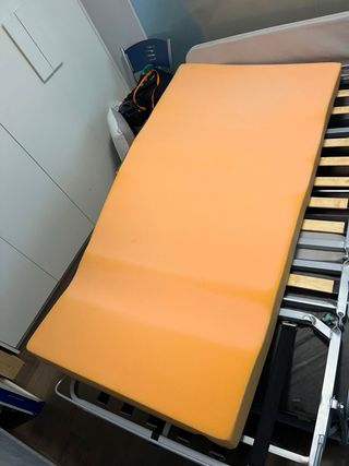 Sofá cama 1,1m beige tela anti gatos