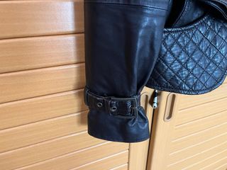 Chaqueta de cuero Zara Talla S marrón oscuro