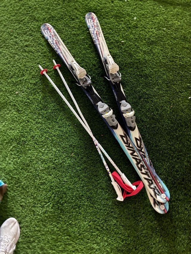 Esquís Dynastar súper team 140 cm con bastones
