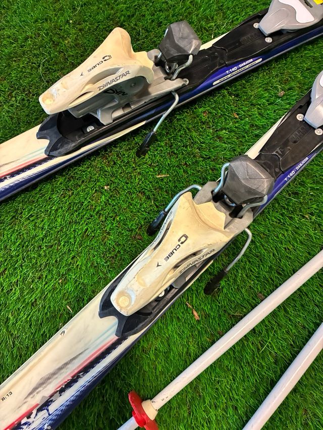 Esquís Dynastar súper team 140 cm con bastones