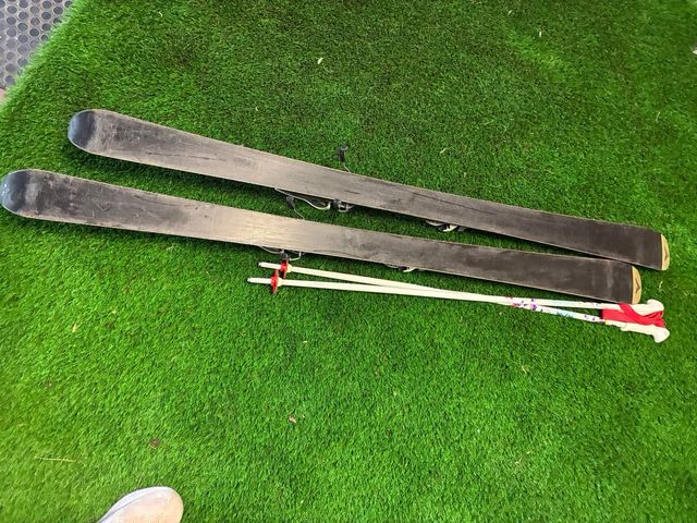 Esquís Dynastar súper team 140 cm con bastones