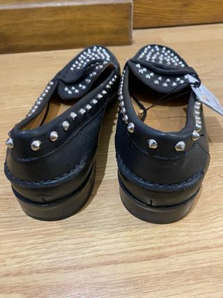 Mocasines Zara tachuelas negros talla 40