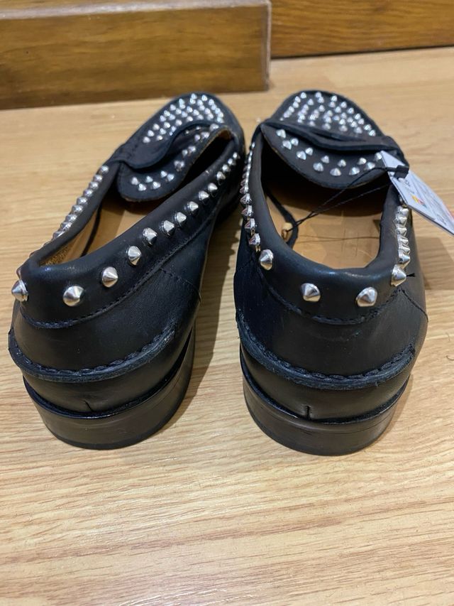 Mocasines Zara tachuelas negros talla 40