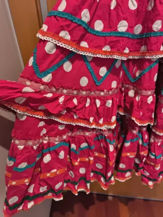 Traje de flamenca rojo con lunares blancos