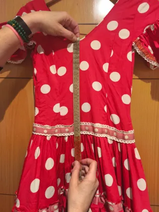 Traje de flamenca rojo con lunares blancos