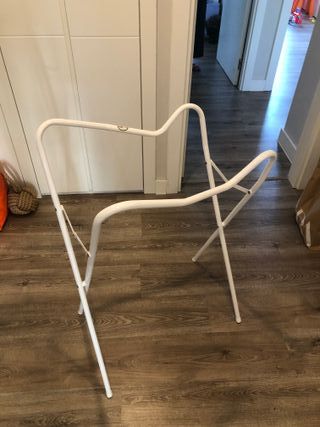 Bañera bebé con soporte plegable – 25 €