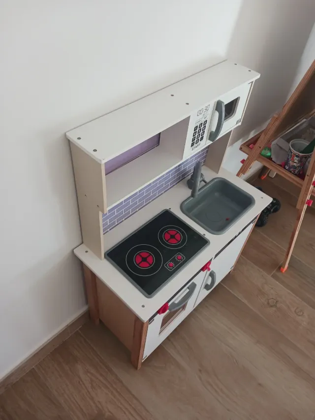 Cocina de juguete de madera