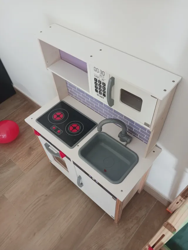 Cocina de juguete de madera
