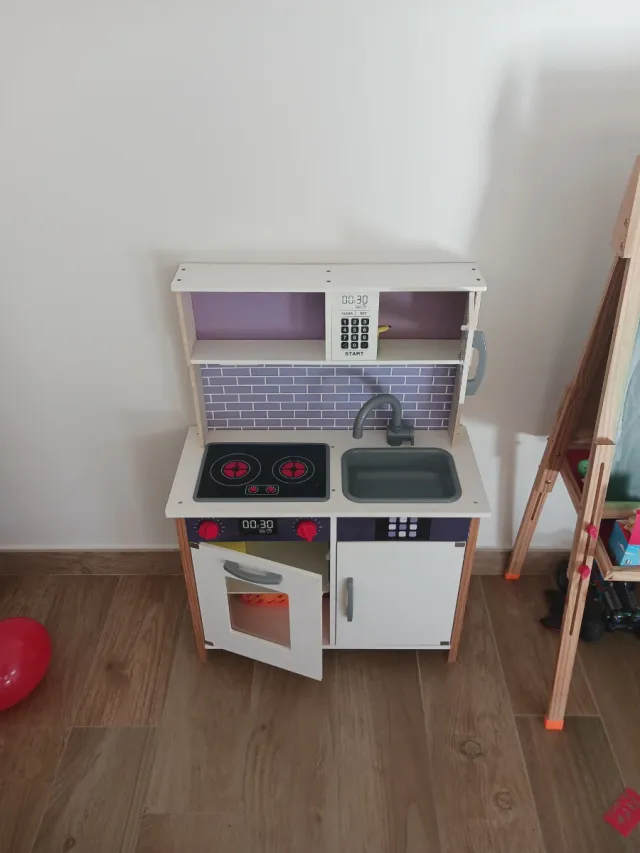 Cocina de juguete de madera