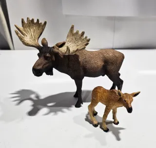 Alce Schleich y cría safari