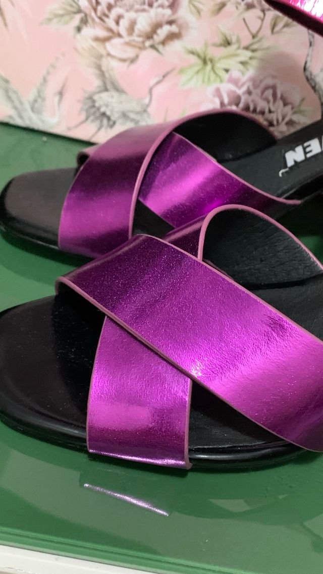 Sandalias tacón rosa y morado