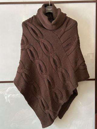 Poncho lana collo alto marrone maglione