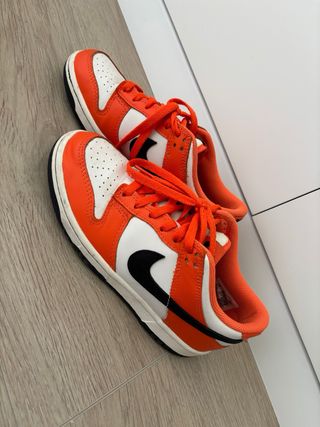 Nike Dunk Naranja y Blanco
