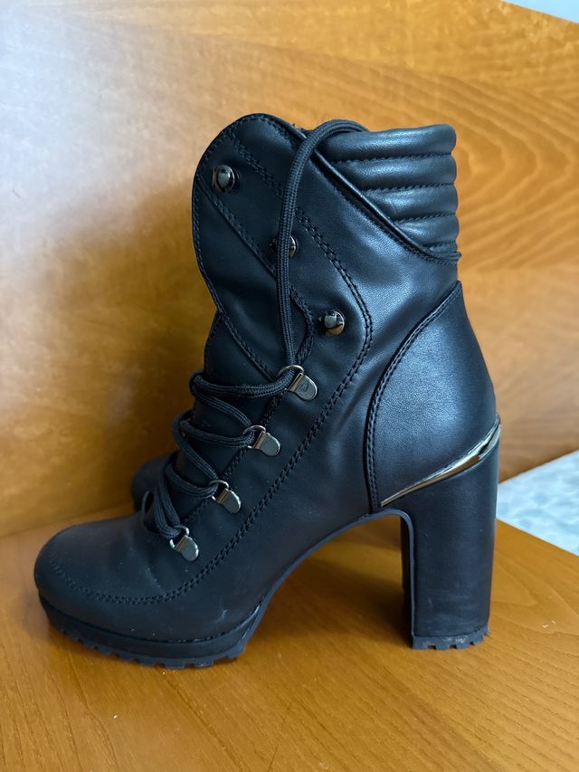 Botines DKNY Tacón Grueso Negro