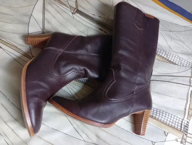 Botas de cuero marrones