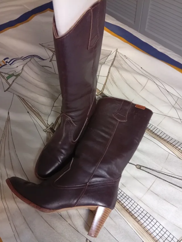 Botas de cuero marrones