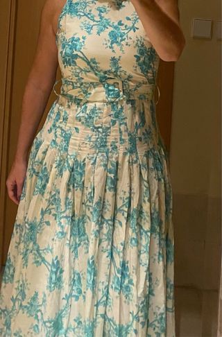 Vestido floral azul y blanco