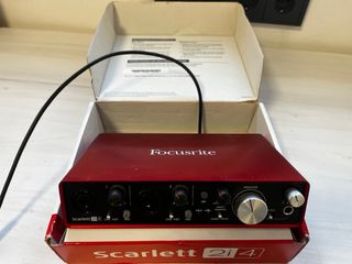 Focusrite Scarlett 2i4 Interfaz Audio