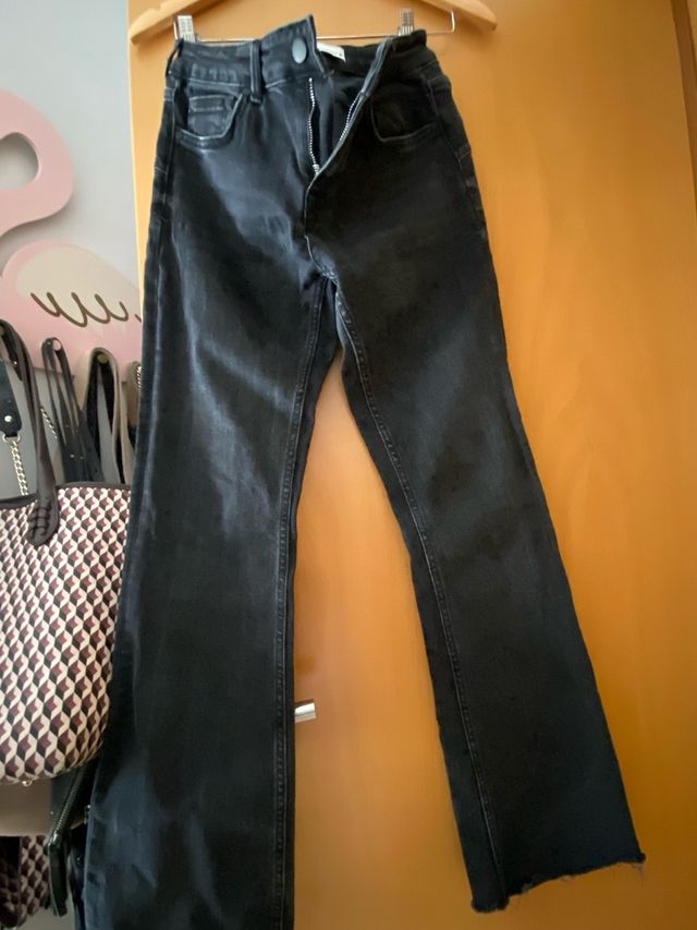 Pantalón vaquero ZARA negro Talla M