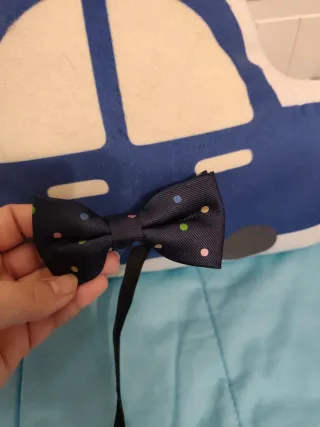 Pajarita azul con lunares multicolor