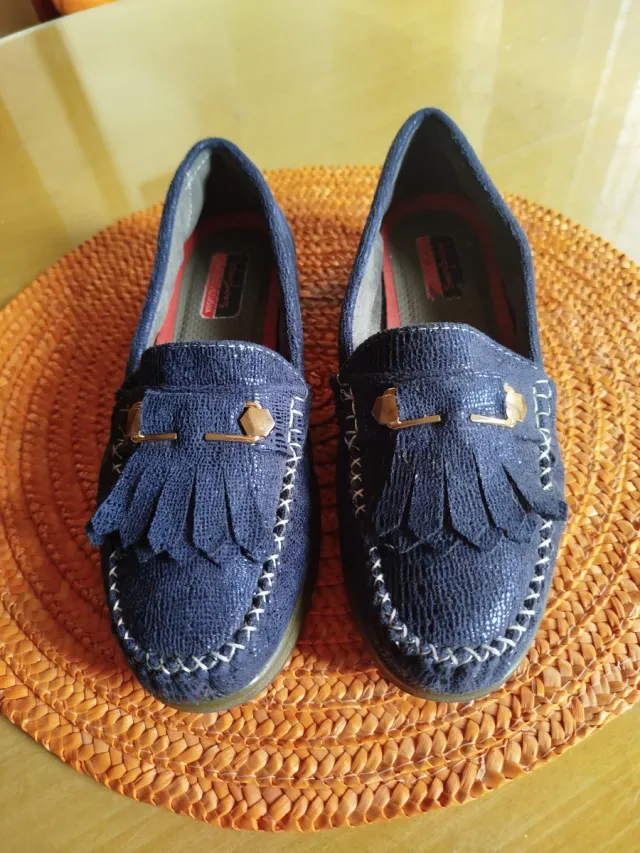 Mocasin azul marino con flecos