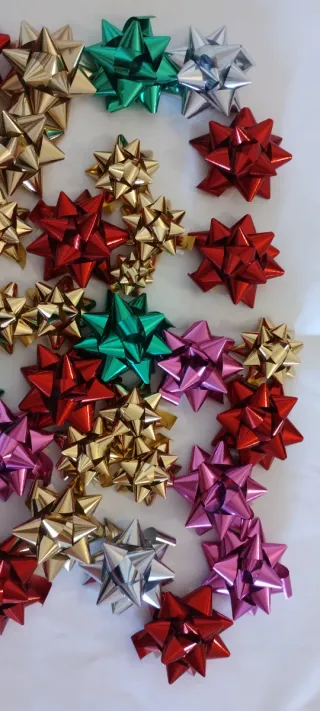 35 coccarde decorative varie dimensioni