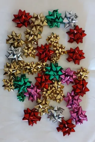 35 coccarde decorative varie dimensioni