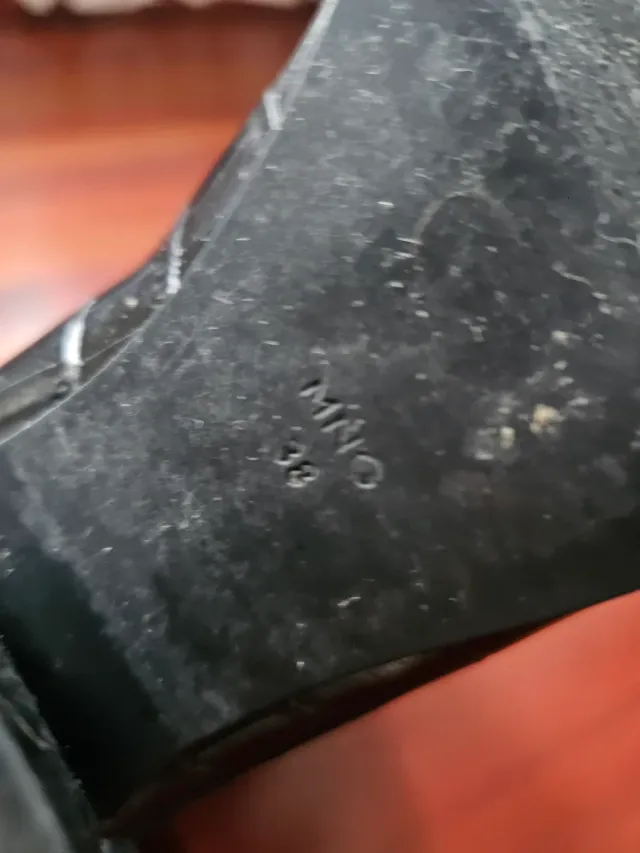 Botas de piel negras con tacón