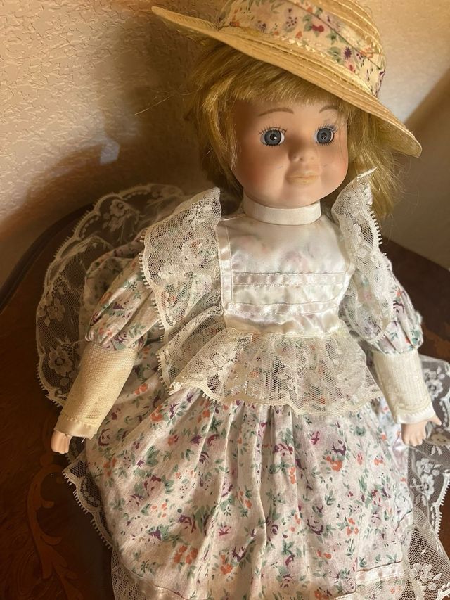 Muñeca de Porcelana Vestida