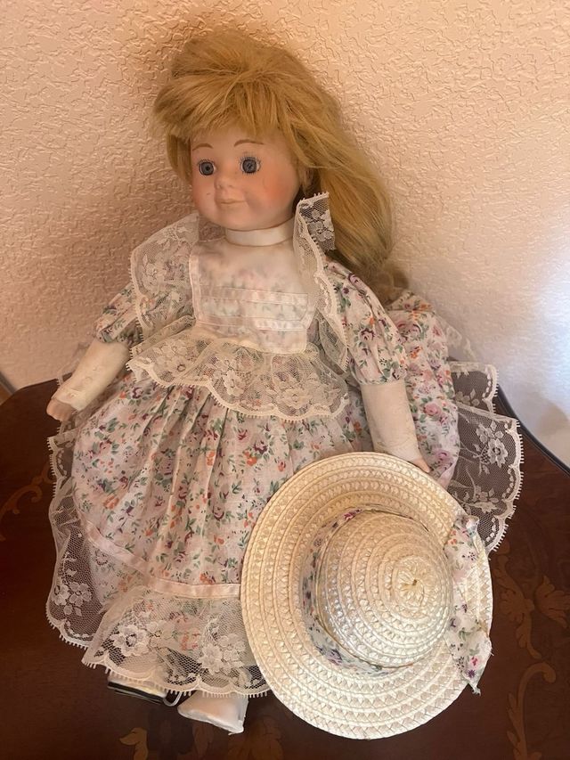Muñeca de Porcelana Vestida