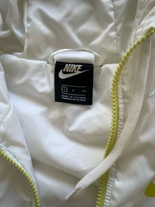 Chaqueta Nike Blanca y Amarilla