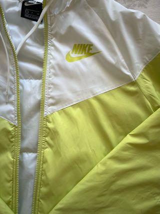 Chaqueta Nike Blanca y Amarilla