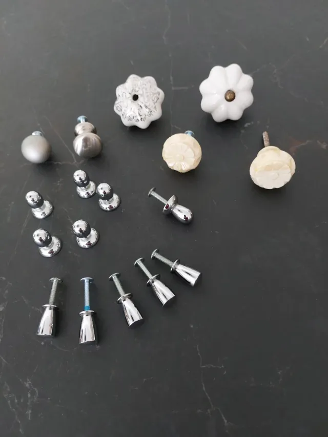 Lote tiradores  puertas y cajones